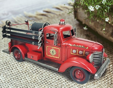 Camion de pompier en métal