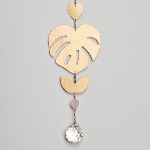 Capteur de soleil – Feuille de Monstera, cœur et quartz rose