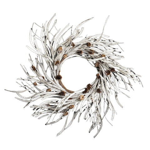 Couronne avec cocottes de pin