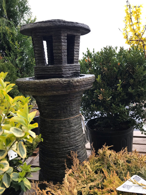 Phare solaire en ciment