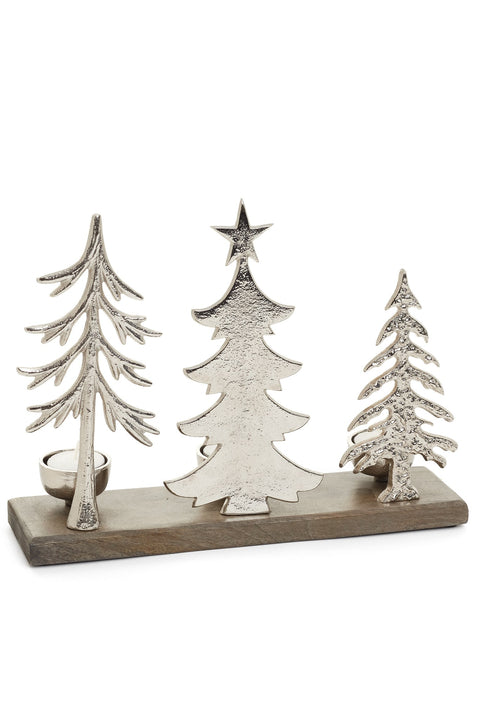 Décoration de sapins avec lampions