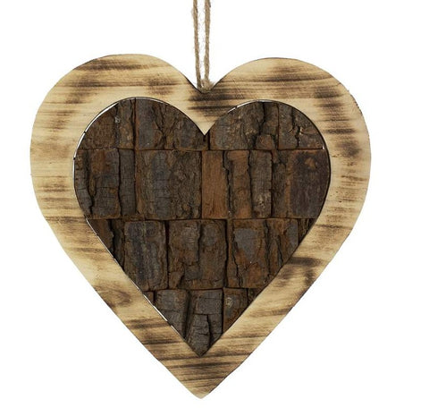 Ornement de coeur en bois