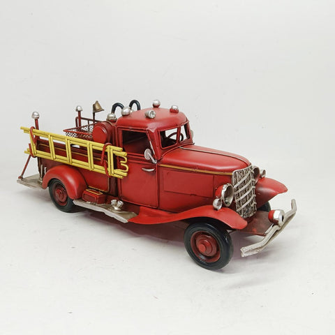 Camion de pompier en métal