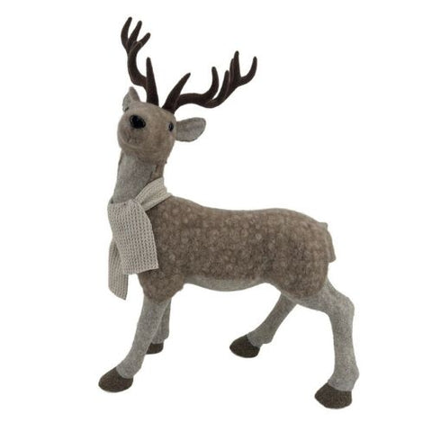 Cerf décoratif debout en feutre brun avec écharpe
