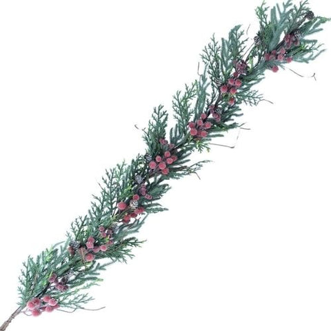 Guirlande de pin et cèdre avec baies rouges glacées