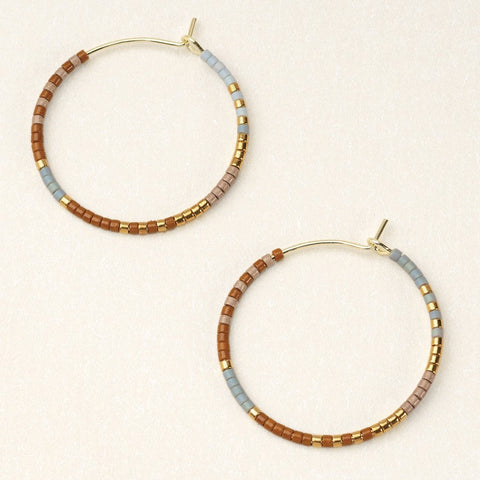 Boucles d’oreilles créoles multicolores – Tons terre cuite et bleu doux