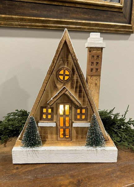 Chalet décoratif en bois naturel avec lumières DEL