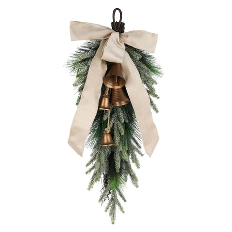 Couronne larme de pin givré avec ruban beige et clochettes