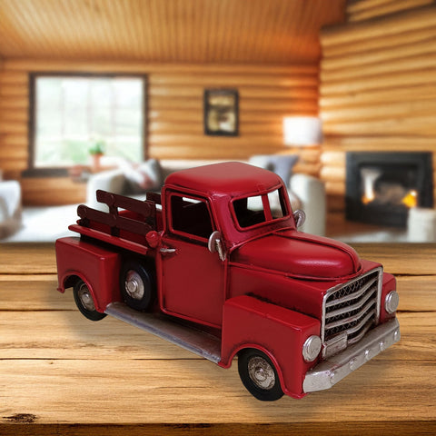 Camionnette rouge en métal