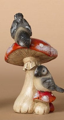 Décoration d'oiseaux sur champignon