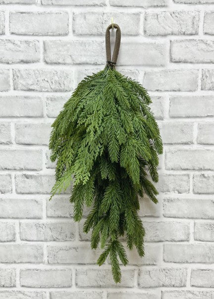 Guirlande décorative en forme de larme en épinette et cèdre