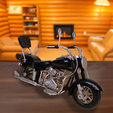 Moto vintage en métal noir – Décoration rétro