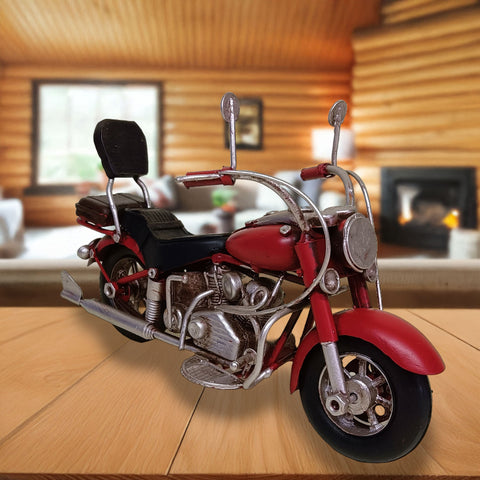 Moto vintage en métal rouge – Décoration rétro