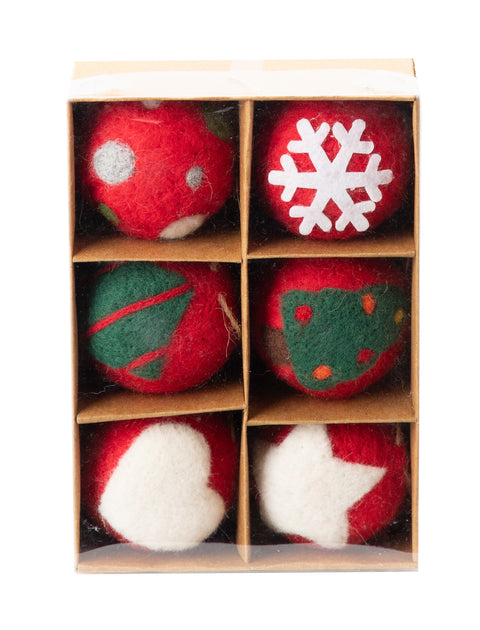 Ensemble de boules de Noël en feutre rouge