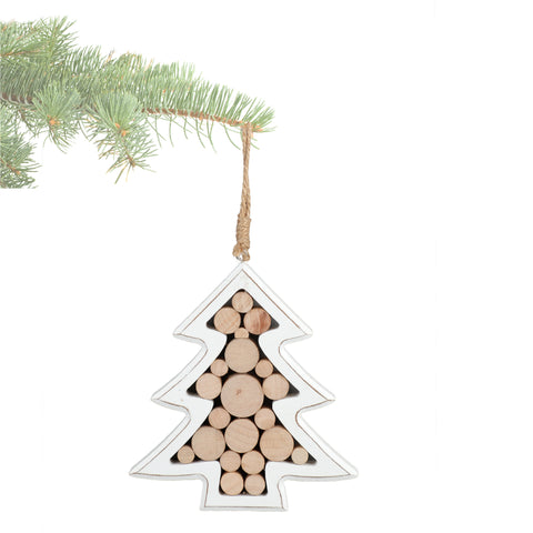 Ornement en forme de sapin en bois