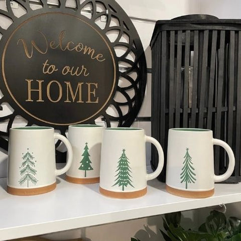 Tasse en céramique des Fêtes avec sapin