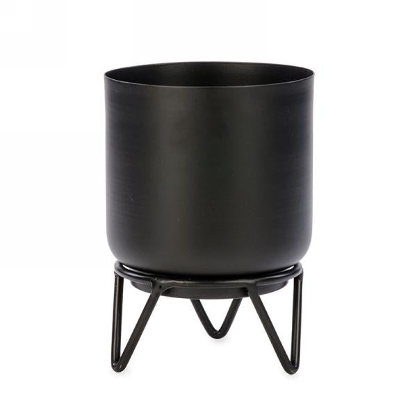 Pot en métal noir