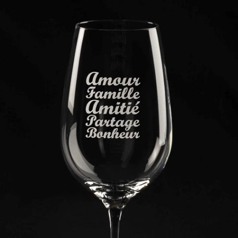 Verre à vin "Amour Famille Amitié Partage Bonheur"