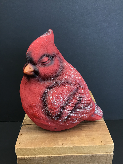 Figurine de cardinal en résine